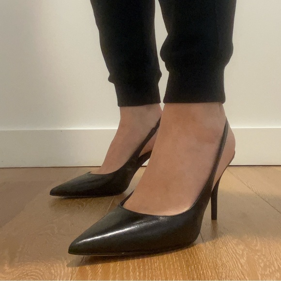 Gently worn Calvin Klein Cinola pump Retails for $109 size 9.5 party perfect - Picture 4 of 11